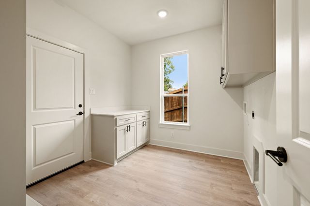605 Mustang Trail, Granbury, TX 76049