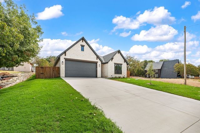 605 Mustang Trail, Granbury, TX 76049