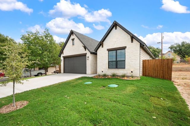605 Mustang Trail, Granbury, TX 76049