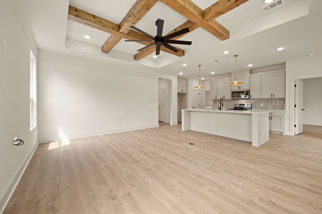 605 Mustang Trail, Granbury, TX 76049