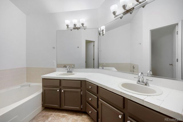 1470 S Quebec Way 129, Denver, CO 80231