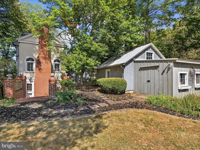 265 N OLD STONEHOUSE RD, Carlisle, PA 17015