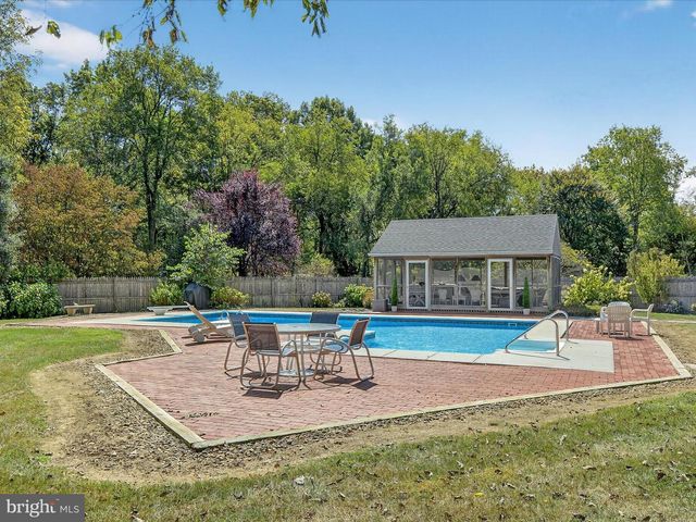 265 N OLD STONEHOUSE RD, Carlisle, PA 17015