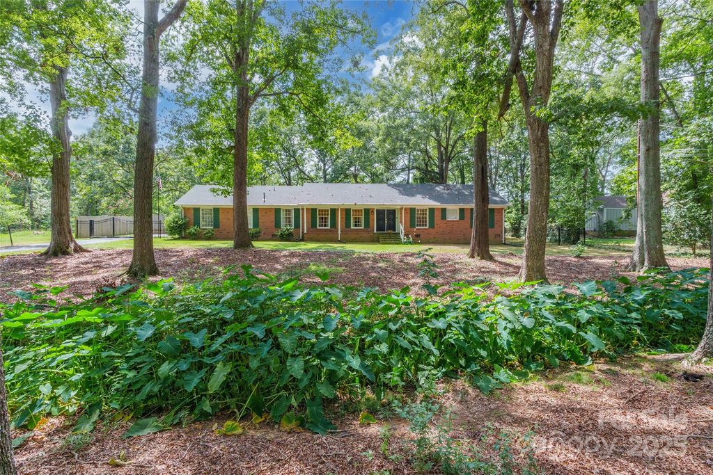1102 Lakewood Drive, Monroe, NC 28112