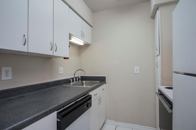 1420 Hawthorne 17, Houston, TX 77006
