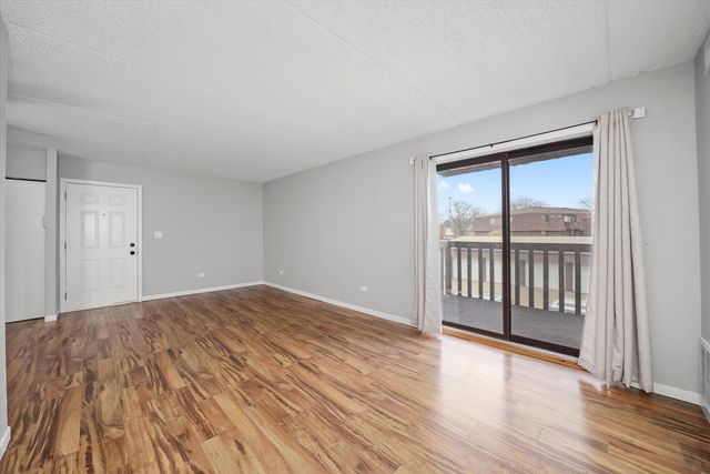 1500 ROCK RUN Drive 2D, Crest Hill, IL 60435