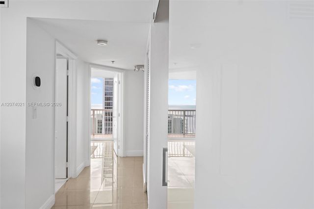 1200 Brickell Bay Drive 3701, Miami, FL 33131