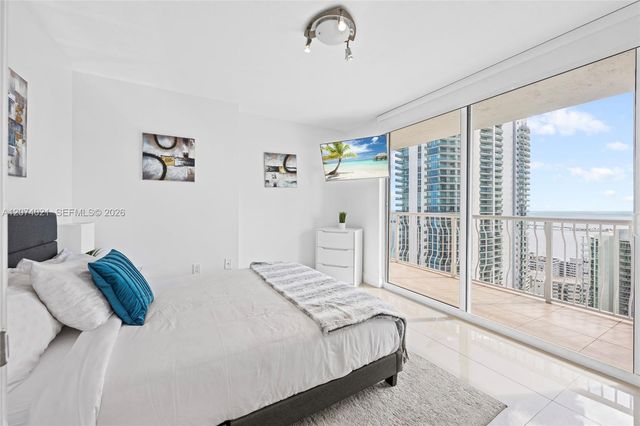 1200 Brickell Bay Drive 3701, Miami, FL 33131
