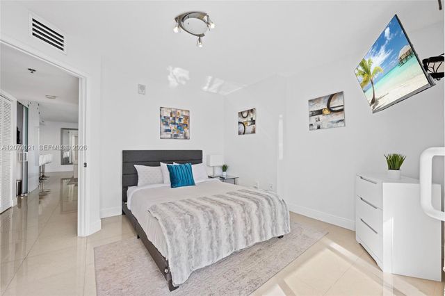 1200 Brickell Bay Drive 3701, Miami, FL 33131