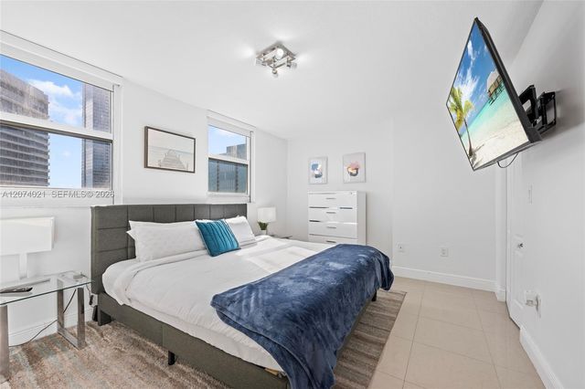 1200 Brickell Bay Drive 3701, Miami, FL 33131
