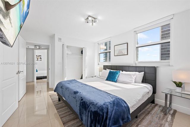 1200 Brickell Bay Drive 3701, Miami, FL 33131