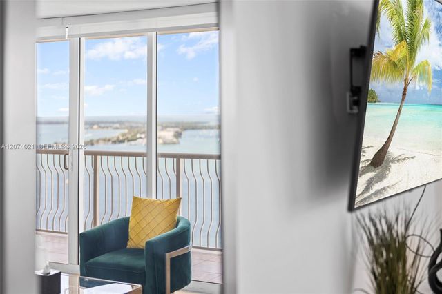 1200 Brickell Bay Drive 3701, Miami, FL 33131
