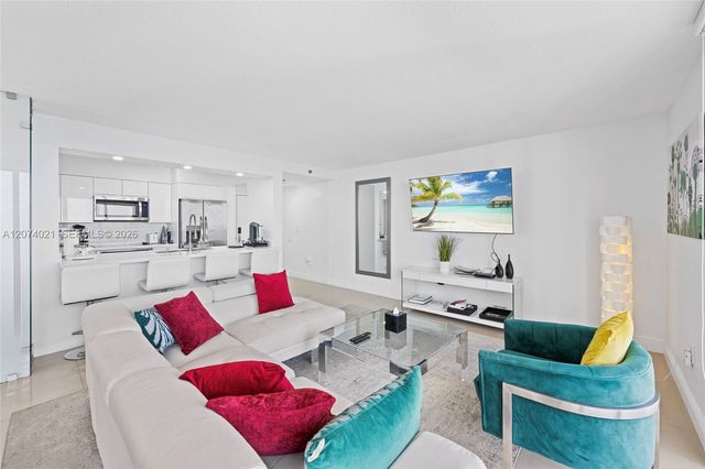 1200 Brickell Bay Drive 3701, Miami, FL 33131