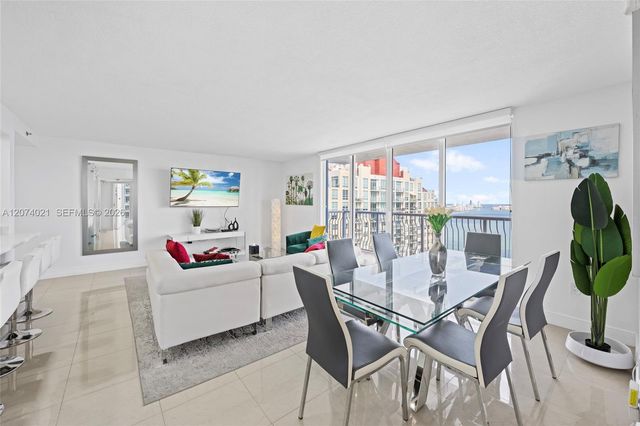 1200 Brickell Bay Drive 3701, Miami, FL 33131