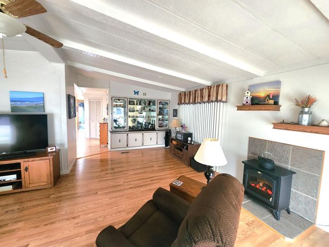 123 Waverly Drive, Grants Pass, OR 97526