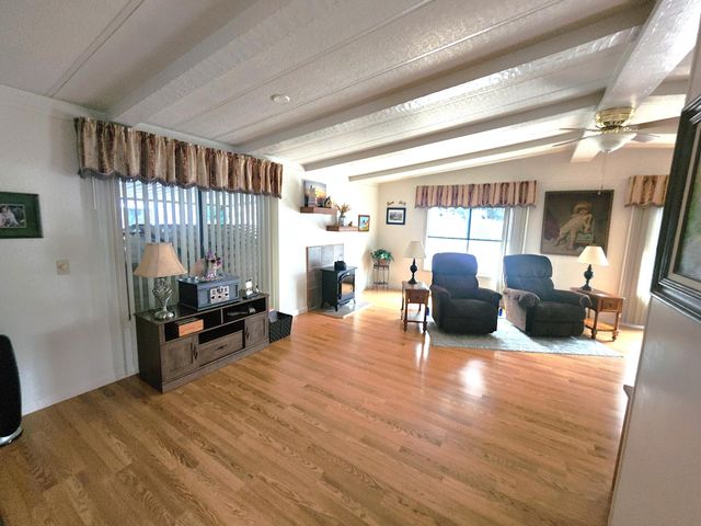 123 Waverly Drive, Grants Pass, OR 97526