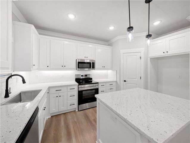 14 Pickering Drive, Bella Vista, AR 72714