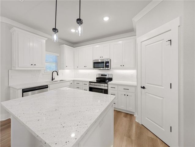 14 Pickering Drive, Bella Vista, AR 72714