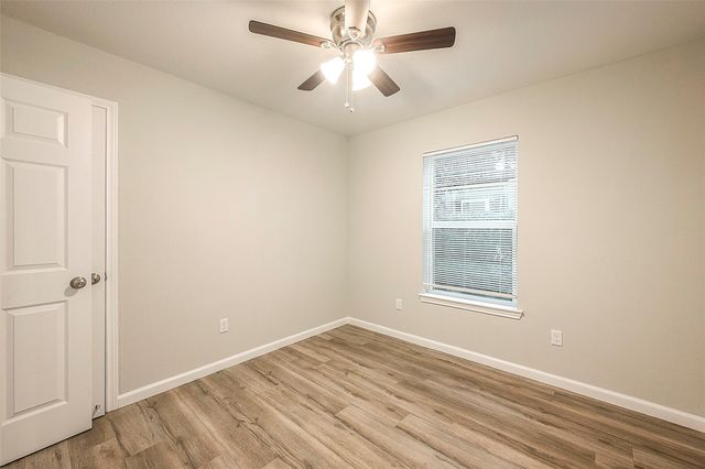 5755 Heron Drive, Houston, TX 77033