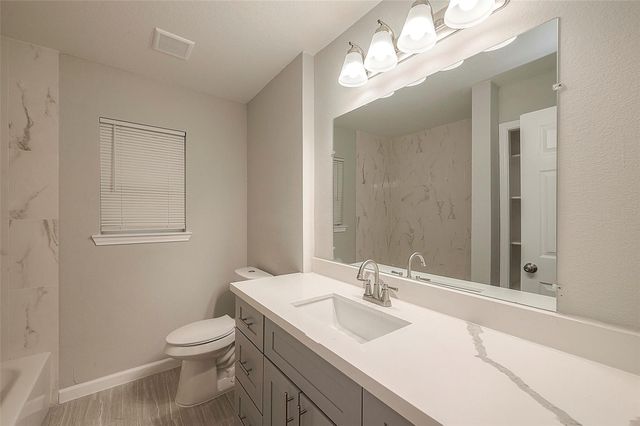 5755 Heron Drive, Houston, TX 77033