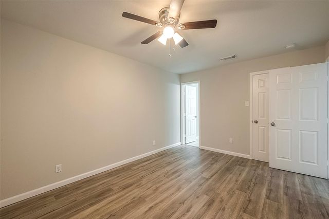 5755 Heron Drive, Houston, TX 77033