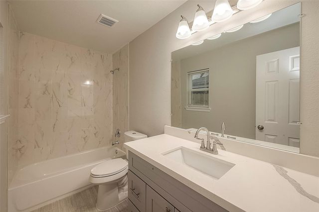 5755 Heron Drive, Houston, TX 77033