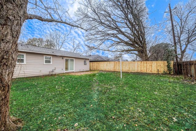 5755 Heron Drive, Houston, TX 77033