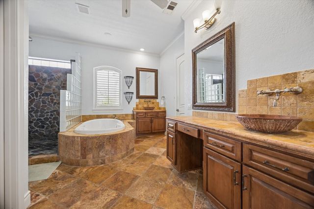 2128 Harold Street A, Houston, TX 77098