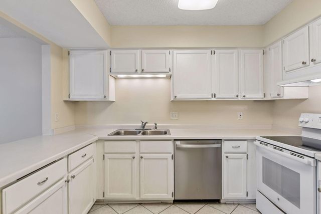 9357 Ranchview Lane N, Maple Grove, MN 55369