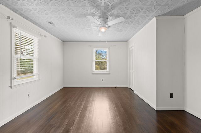 5806 Edinburgh Drive, Hanahan, SC 29410