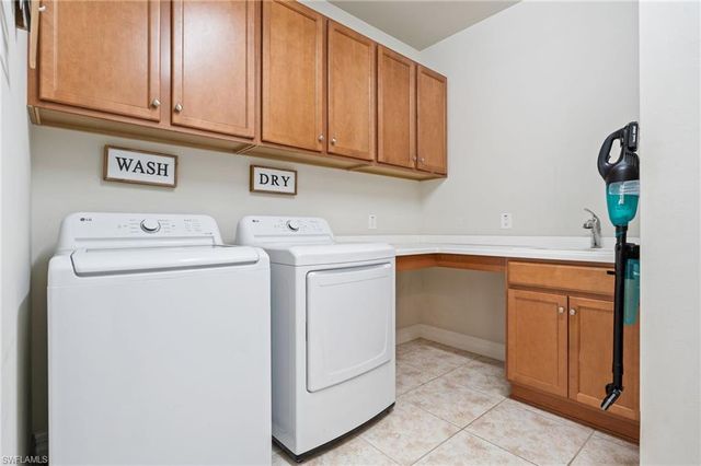 28066 Pisces LN, Bonita Springs, FL 34135