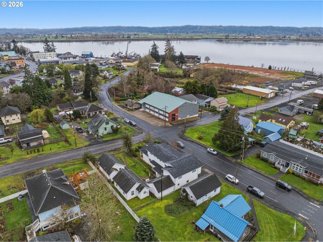 180 SECOND St, Cathlamet, WA 98612
