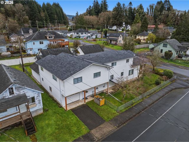 180 SECOND St, Cathlamet, WA 98612