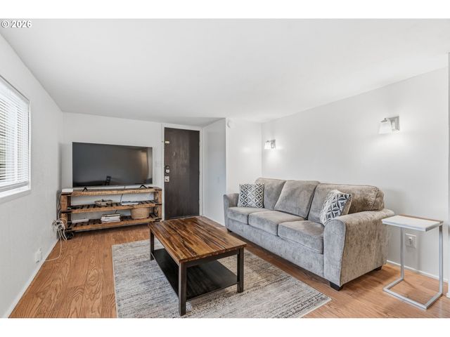 180 SECOND St, Cathlamet, WA 98612