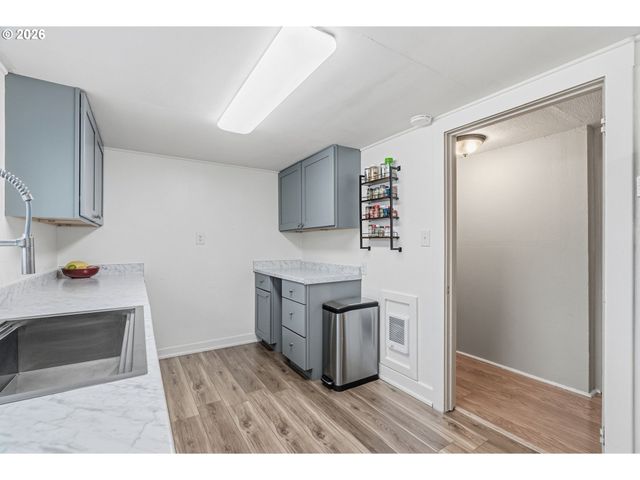 180 SECOND St, Cathlamet, WA 98612