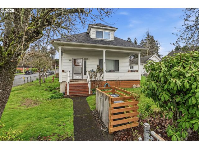180 SECOND St, Cathlamet, WA 98612