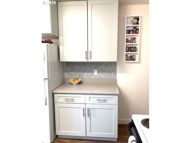 180 SECOND St, Cathlamet, WA 98612