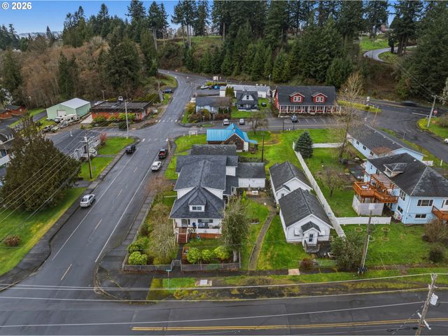 180 SECOND St, Cathlamet, WA 98612