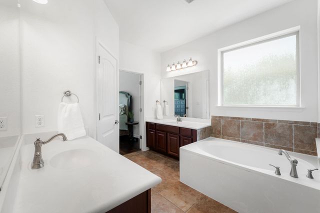 108 Lake Mineral Wells DR, Georgetown, TX 78628