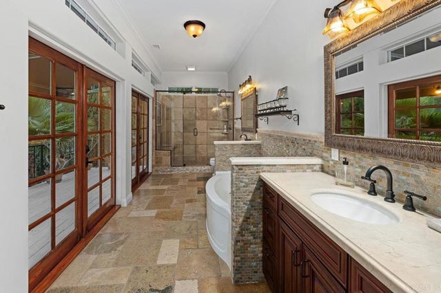 713 Quiet Hills Farm Road, Escondido, CA 92029