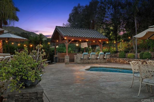713 Quiet Hills Farm Road, Escondido, CA 92029