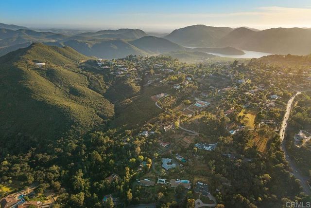 713 Quiet Hills Farm Road, Escondido, CA 92029