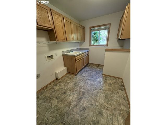 16610 Se HAROLD Ave, Milwaukie, OR 97267