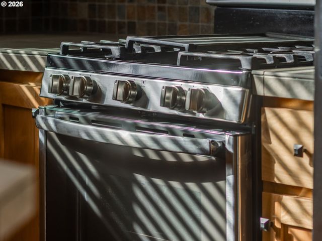 8139 Ne ROCKNE Way, Hillsboro, OR 97006