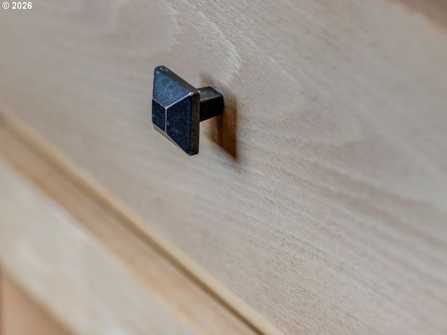 8139 Ne ROCKNE Way, Hillsboro, OR 97006