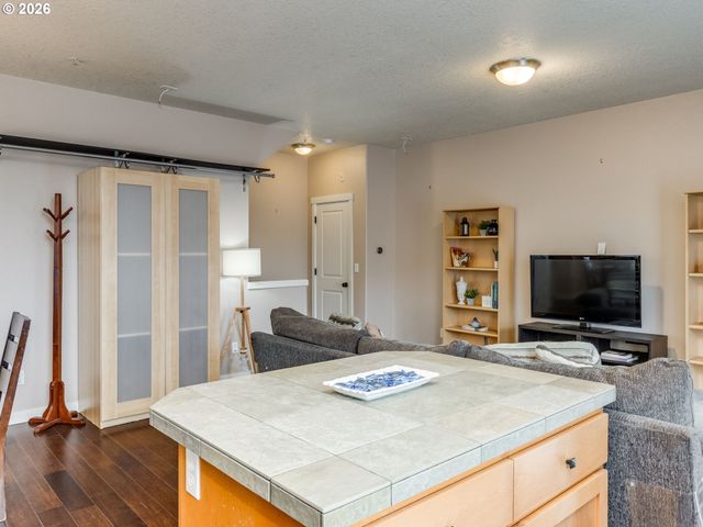 8139 Ne ROCKNE Way, Hillsboro, OR 97006