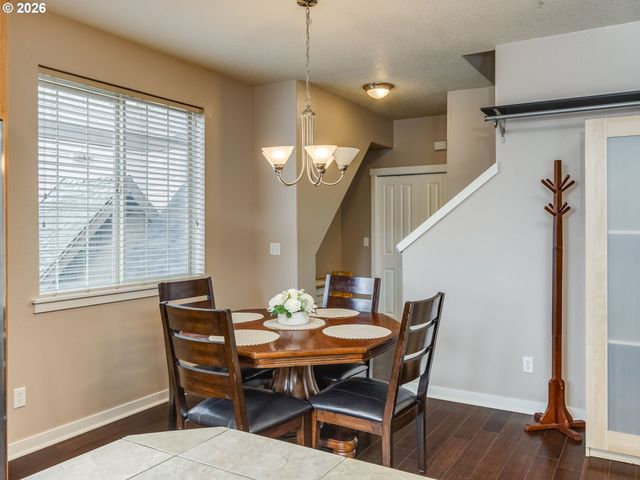 8139 Ne ROCKNE Way, Hillsboro, OR 97006