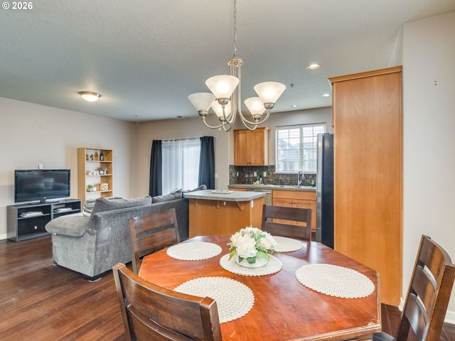 8139 Ne ROCKNE Way, Hillsboro, OR 97006