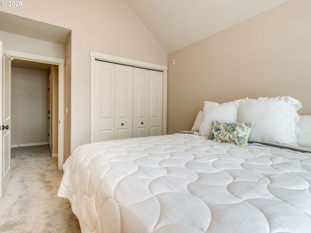 8139 Ne ROCKNE Way, Hillsboro, OR 97006