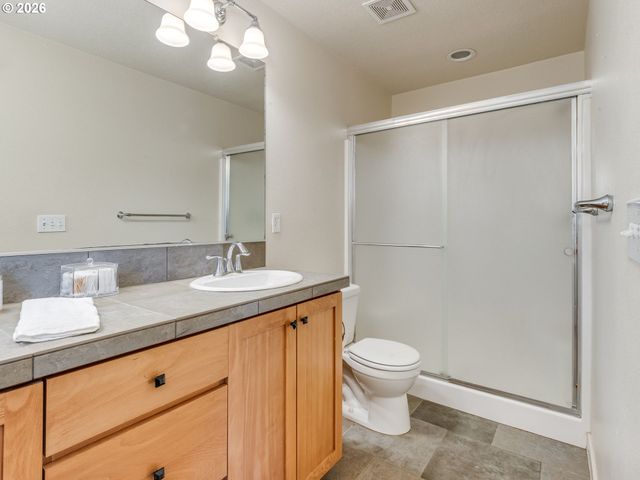 8139 Ne ROCKNE Way, Hillsboro, OR 97006